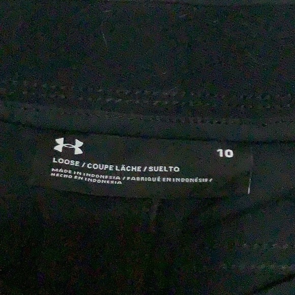 Under armor black cargo pants , heavy material - Picture 3 of 7